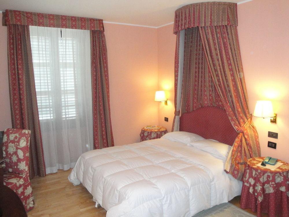 Due Mondi Hotel